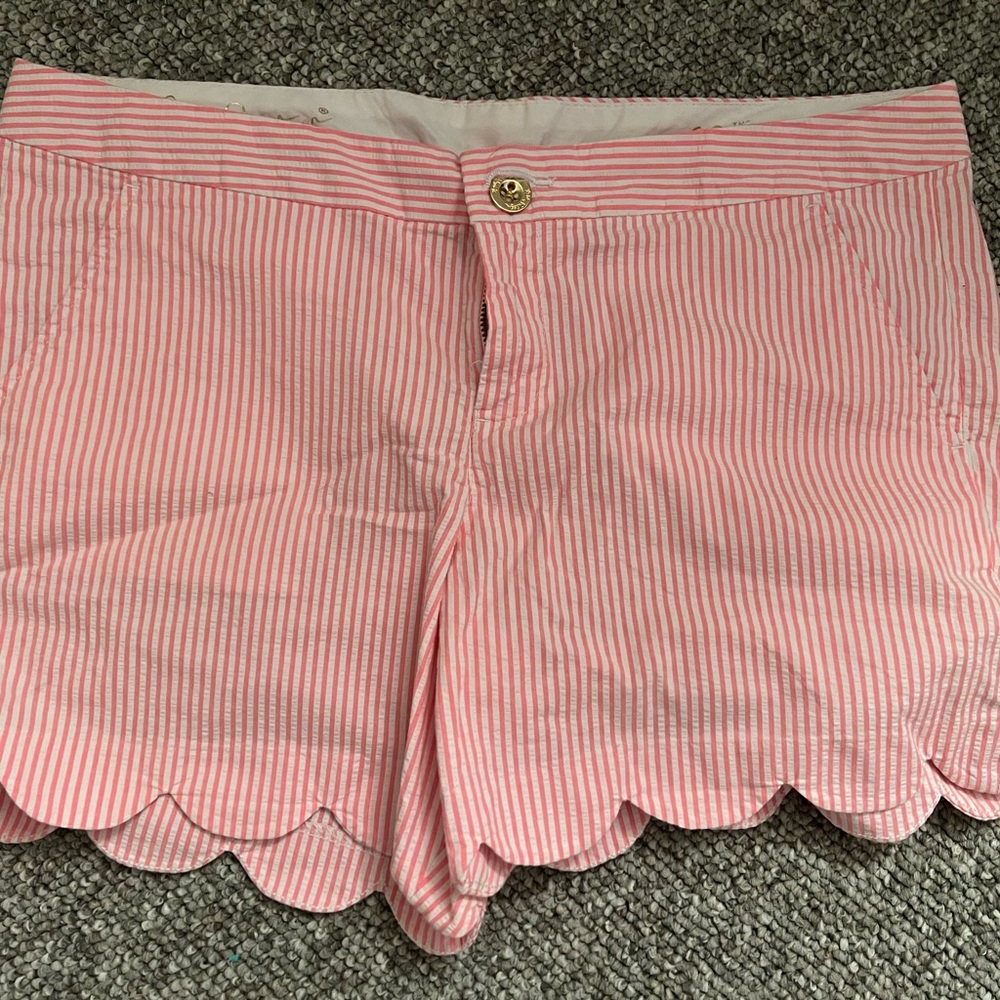 Lilly Pulitzer Scallop Shorts size 12